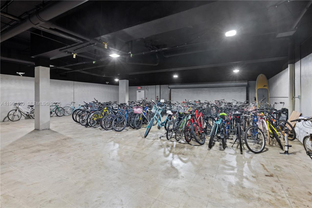 1020 Meridian Ave, Unit 403, Miami Beach, FL 33139 Photo