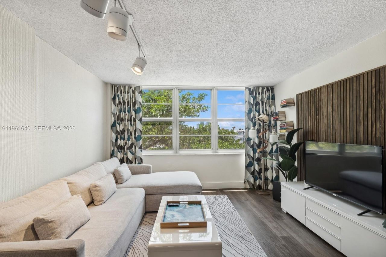 1020 Meridian Ave, Unit 403, Miami Beach, FL 33139 Photo