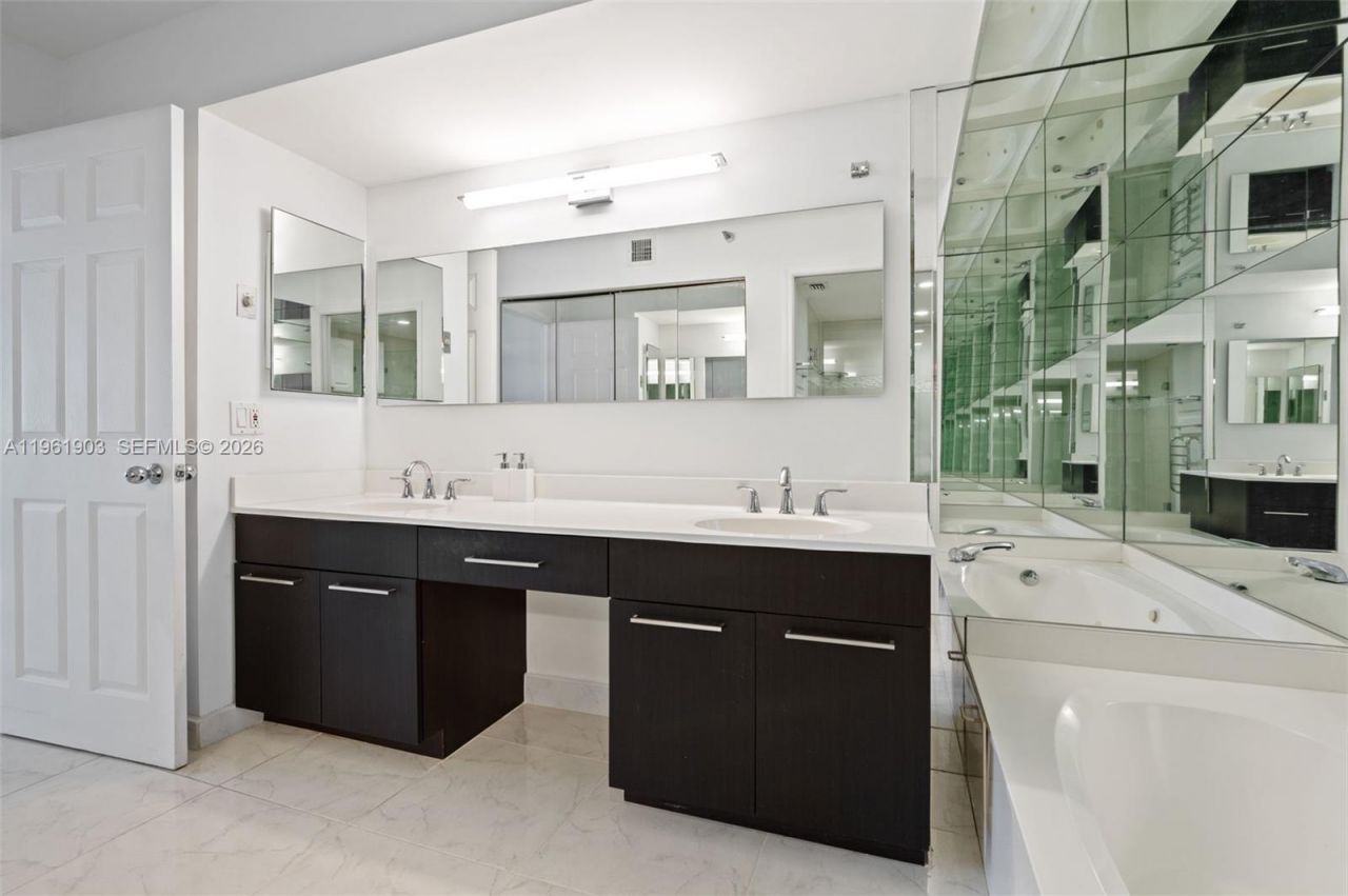 3500 Mystic Pointe Dr, Unit 1007, Aventura, FL 33180 Photo