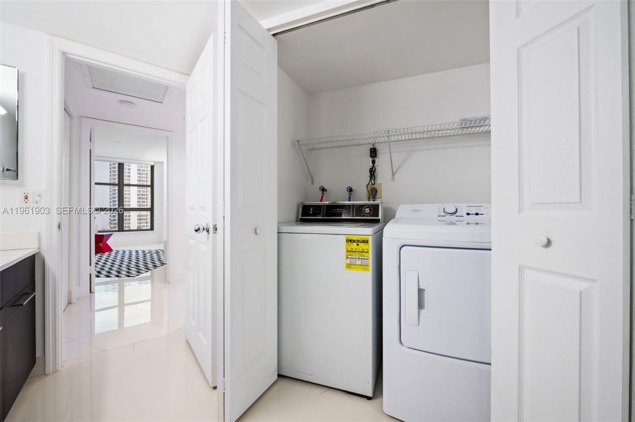 3500 Mystic Pointe Dr, Unit 1007, Aventura, FL 33180 Photo