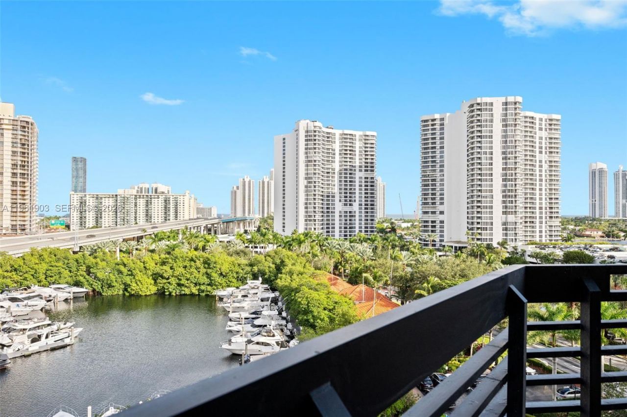 3500 Mystic Pointe Dr, Unit 1007, Aventura, FL 33180 Photo