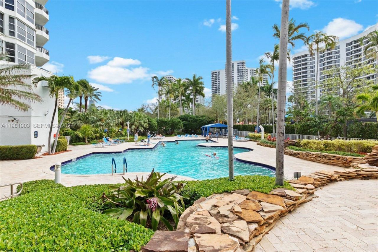 3500 Mystic Pointe Dr, Unit 1007, Aventura, FL 33180 Photo