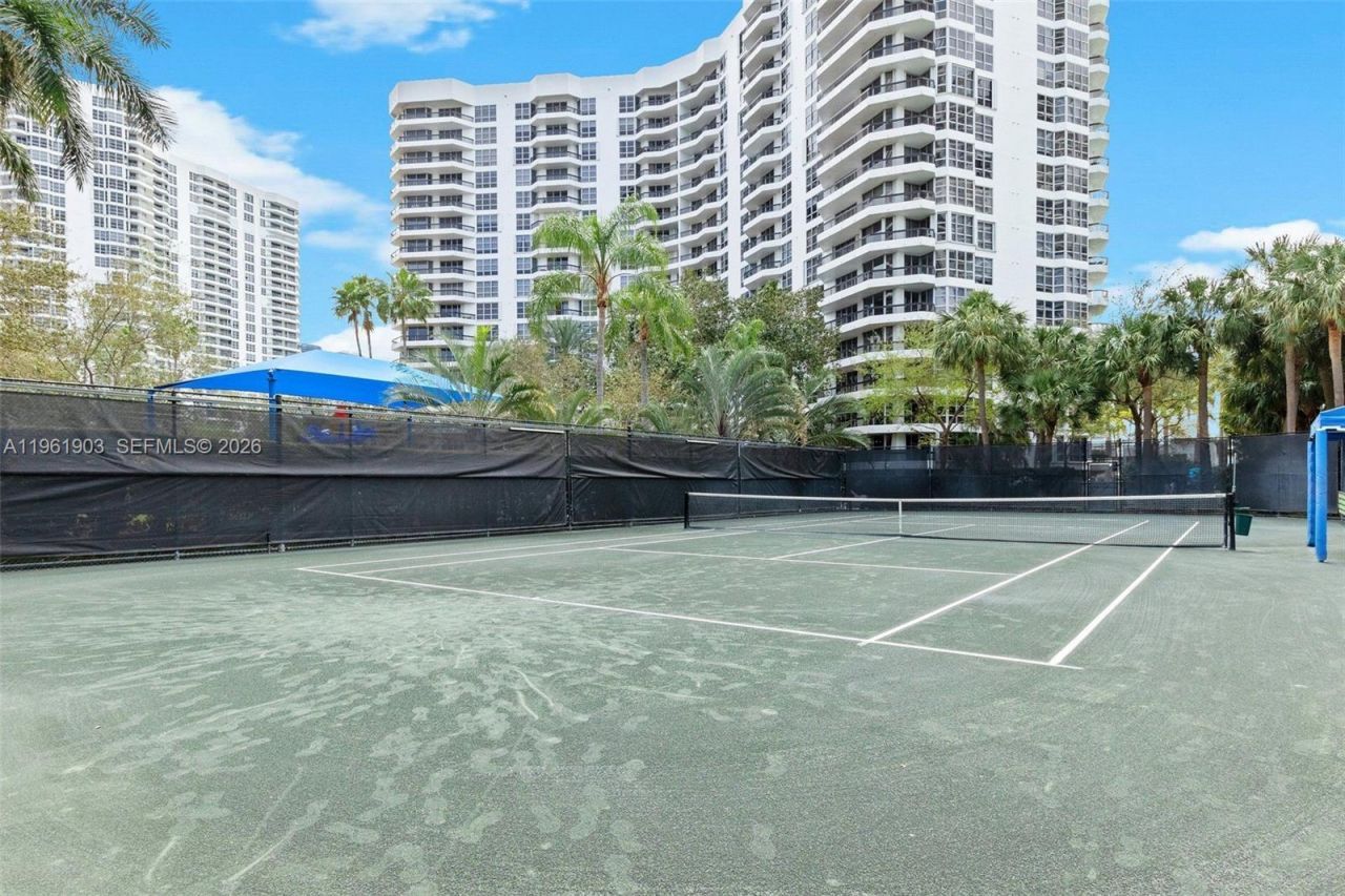 3500 Mystic Pointe Dr, Unit 1007, Aventura, FL 33180 Photo
