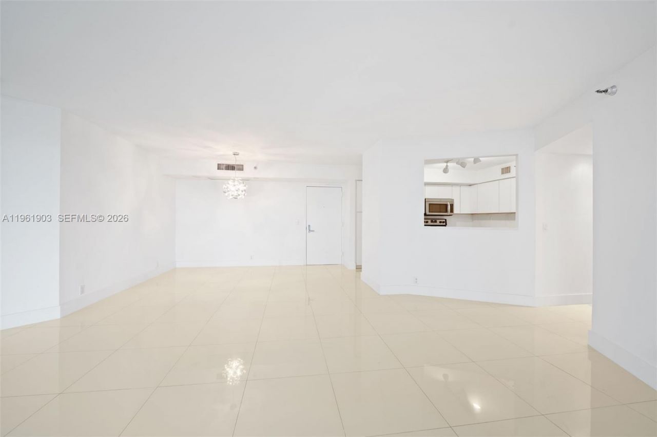 3500 Mystic Pointe Dr, Unit 1007, Aventura, FL 33180 Photo