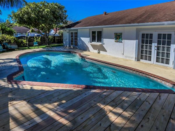 3597 SW 69th Ter, Miramar, FL 33023