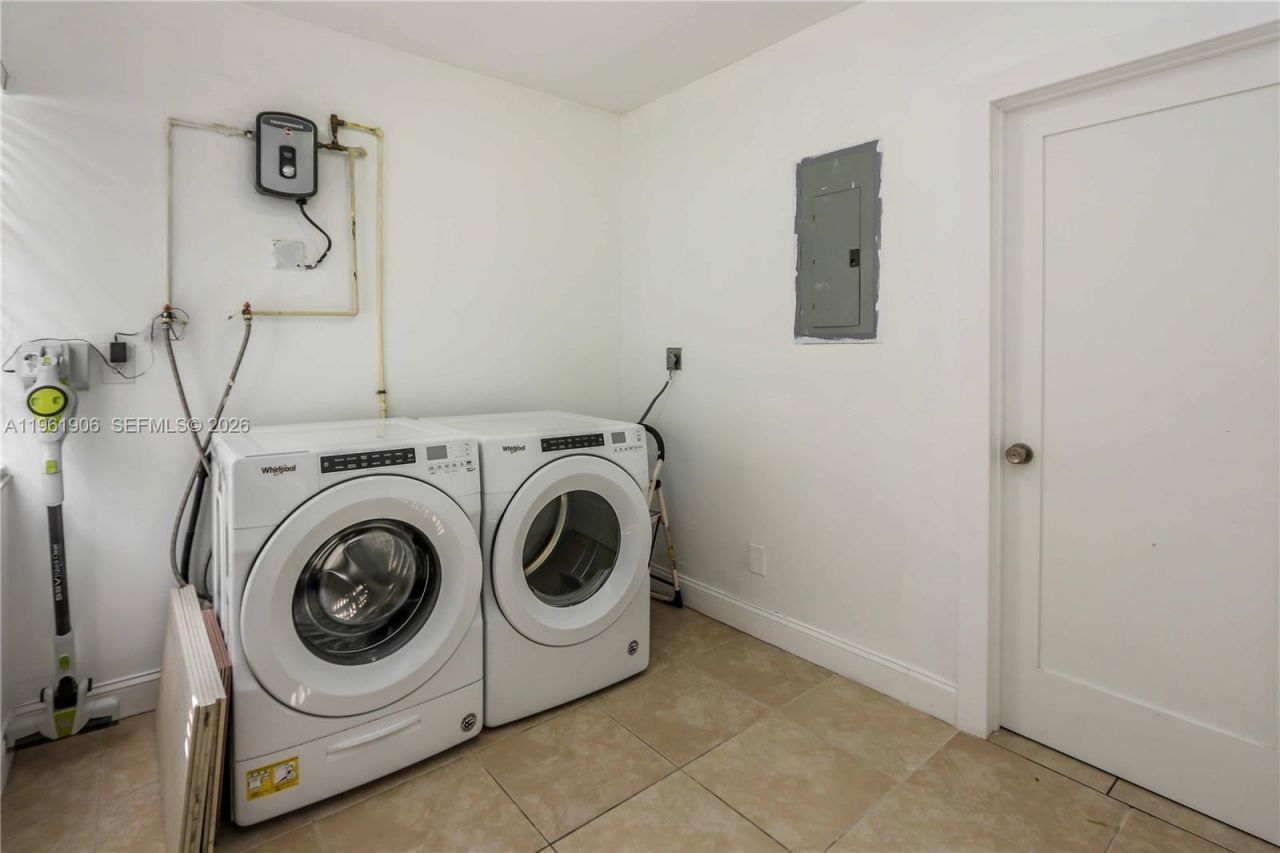 3597 SW 69th Ter, Miramar, FL 33023 Photo