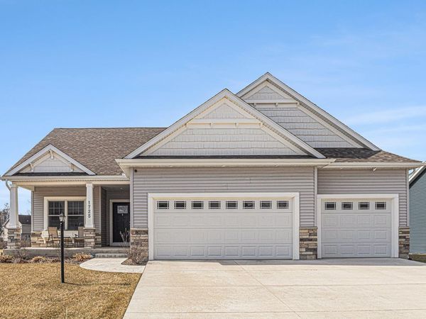 1725 Stoneham Drive, Mishawaka, IN 46544