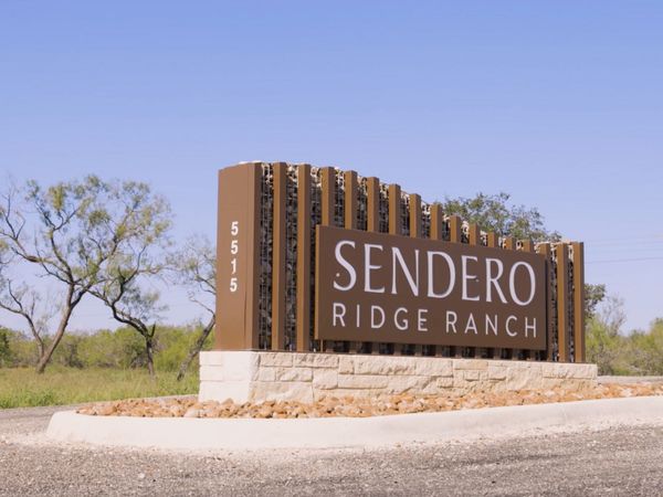 112 CR 2644, Moore, TX 78057