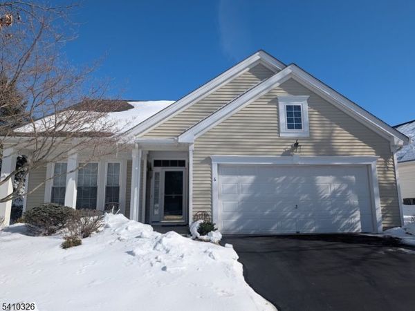 6 Weybourne Ln, White, NJ 07823