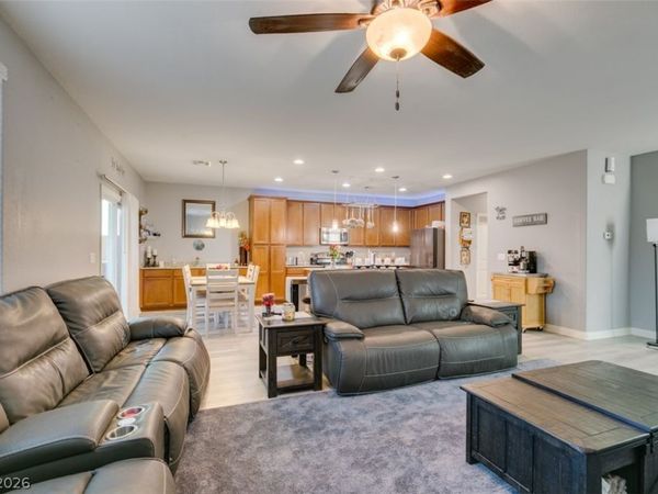 7745 Donner Peak Street, Las Vegas, NV 89166