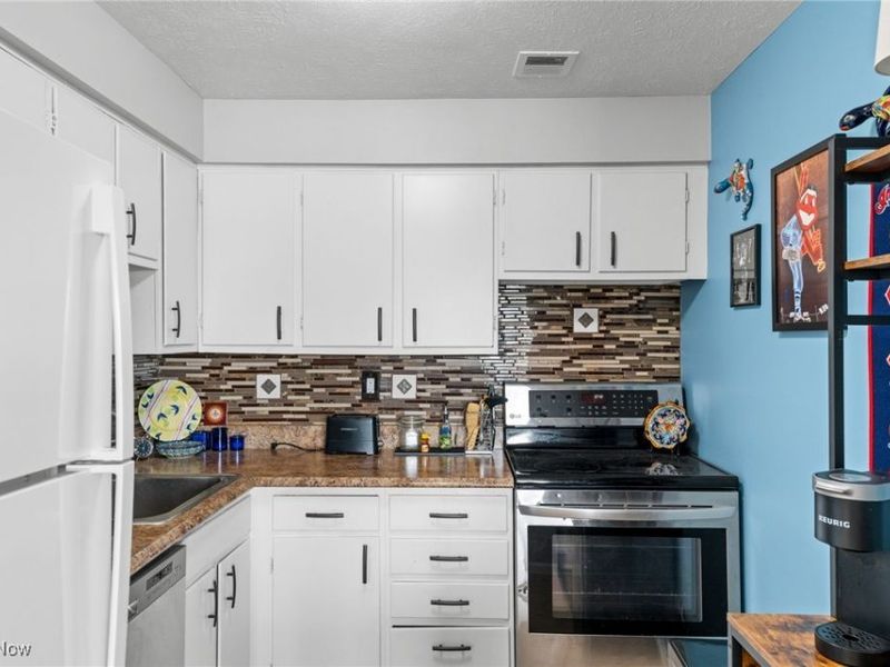 10301 Lake Avenue, Unit 606, Cleveland, OH 44102 Photo 9