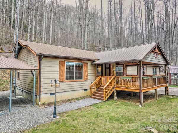 390 Camp Branch Road, Whittier, NC 28789