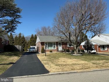 2427 SPRINGVIEW ROAD, NORRISTOWN, PA 19401