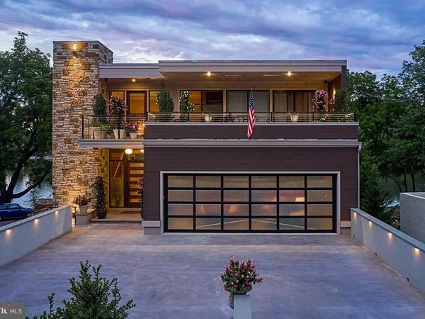 182 S MAIN STREET, NEW HOPE, PA 18938