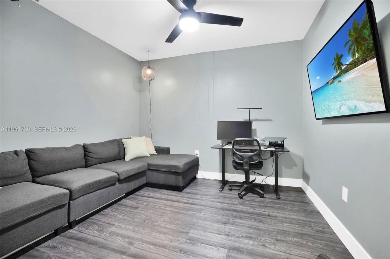 4444 SW 72nd Ter, Davie, FL 33314 Photo