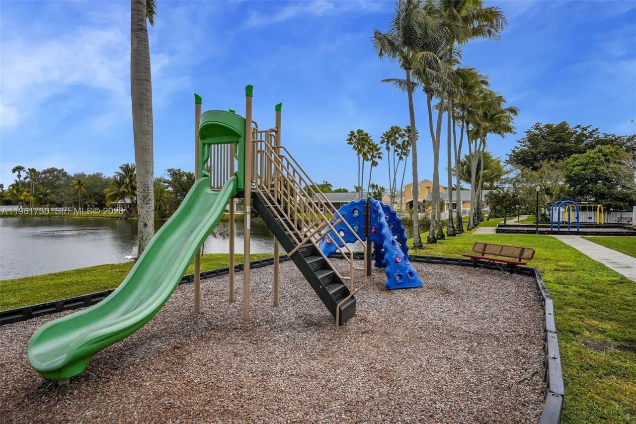 4444 SW 72nd Ter, Davie, FL 33314 Photo