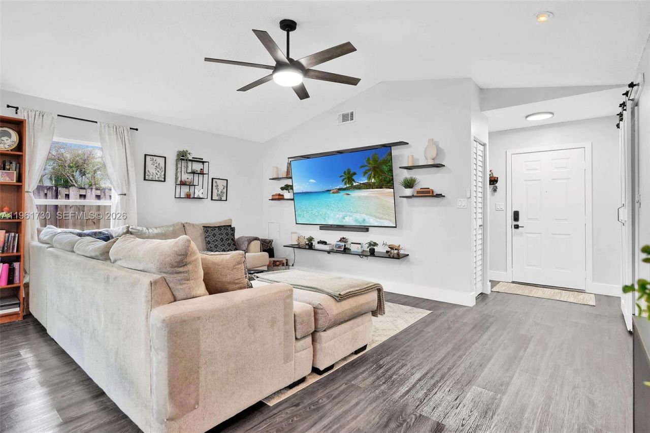 4444 SW 72nd Ter, Davie, FL 33314 Photo