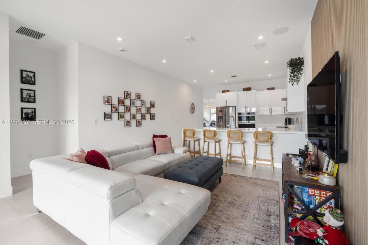 14468 SW 16th St , Miami, FL 33175 Photo