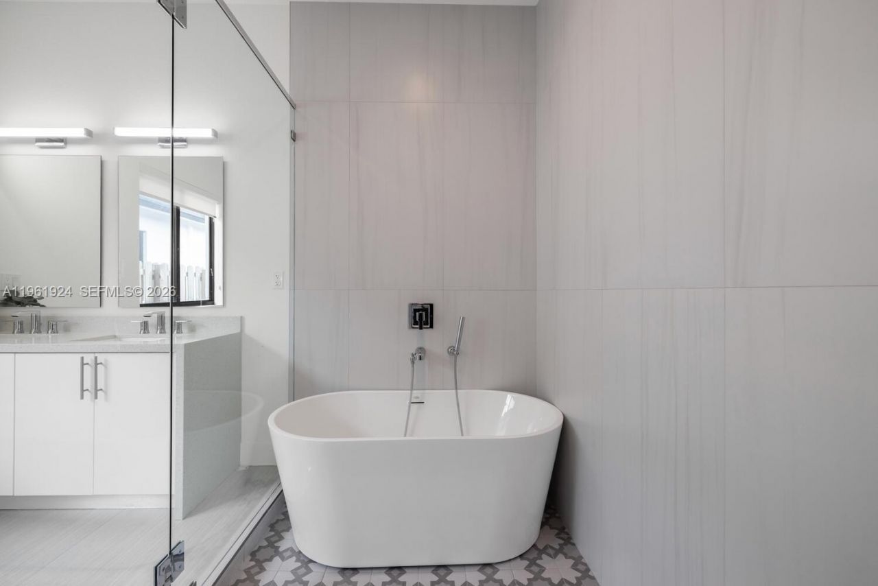 14468 SW 16th St , Miami, FL 33175 Photo