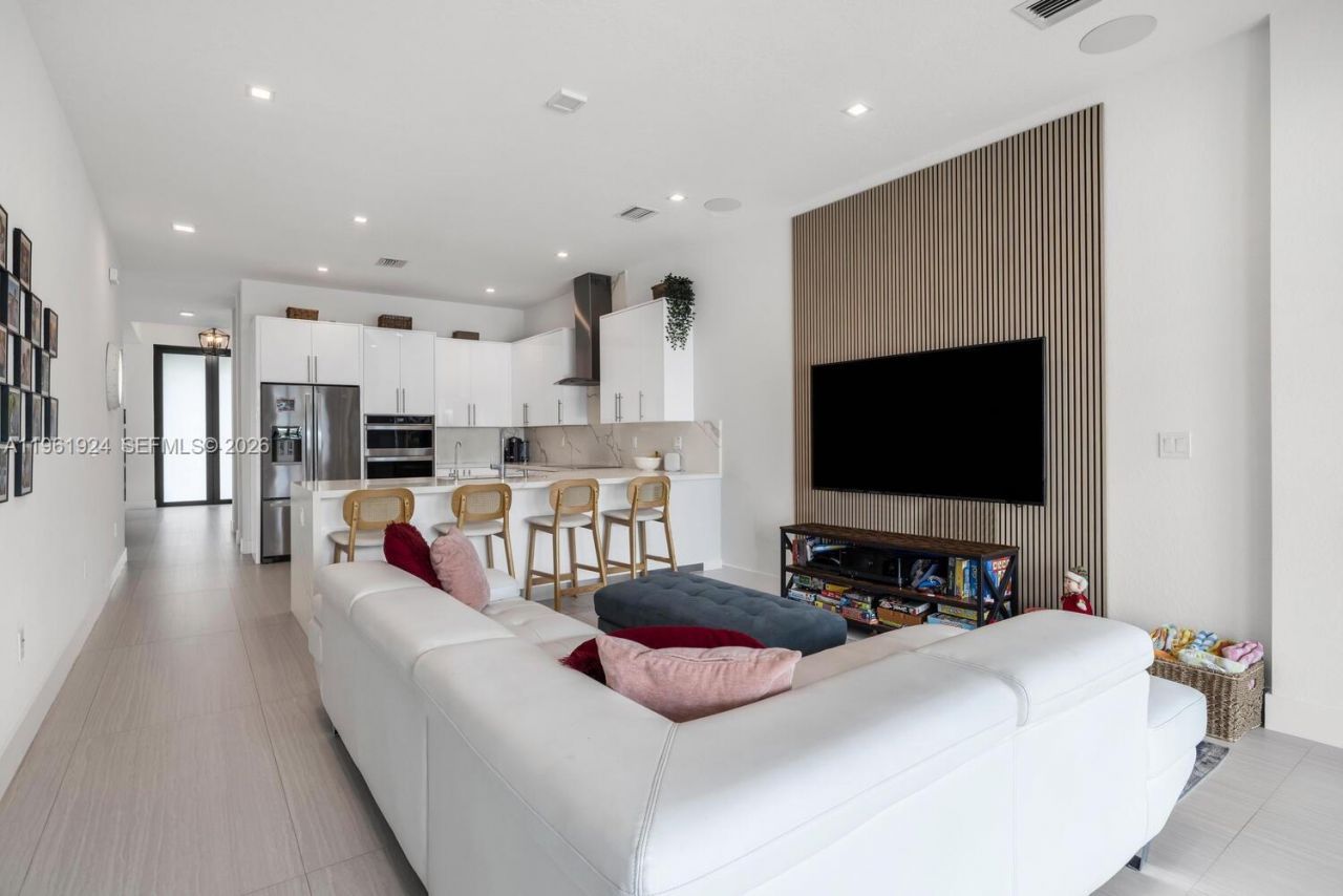 14468 SW 16th St , Miami, FL 33175 Photo