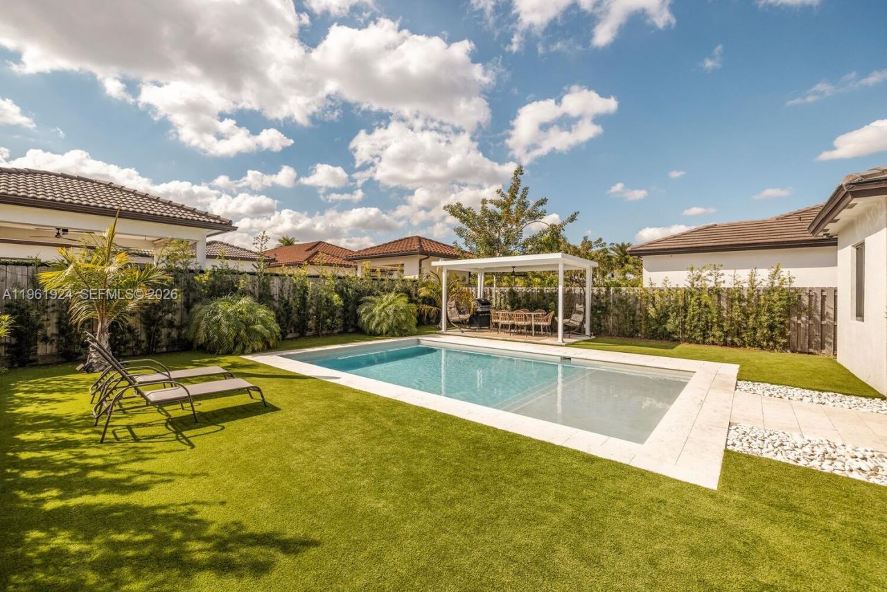 14468 SW 16th St , Miami, FL 33175 Photo