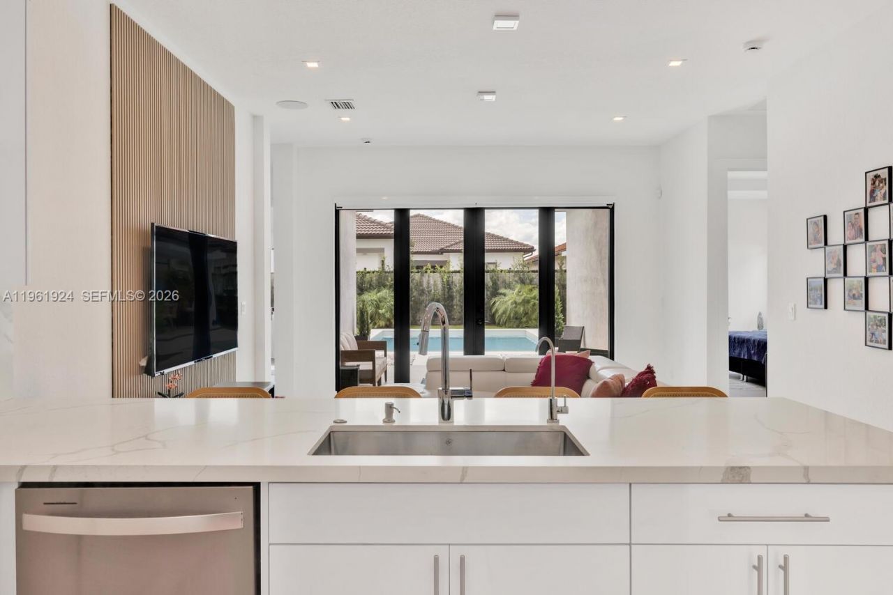 14468 SW 16th St , Miami, FL 33175 Photo