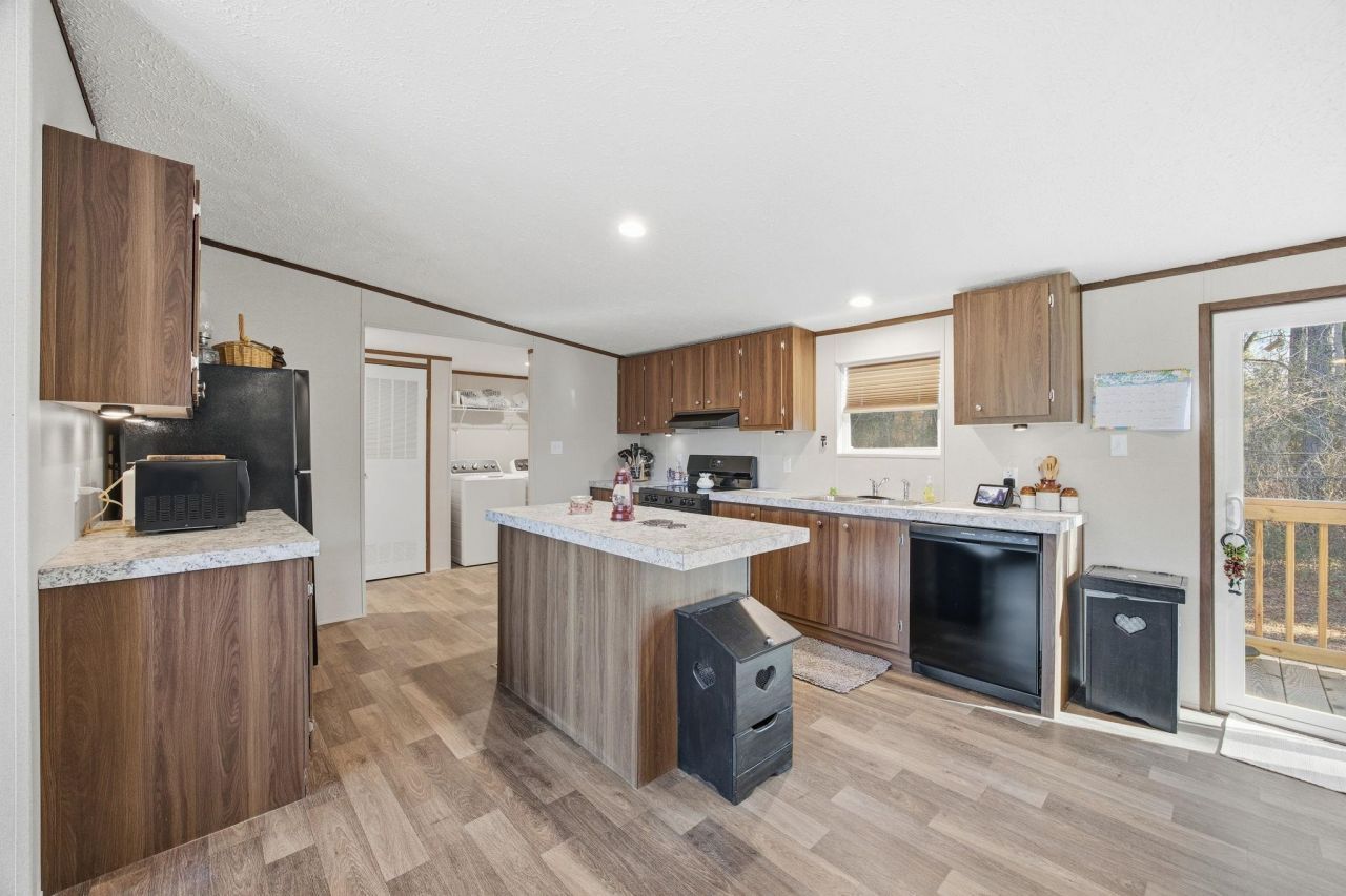 5772 Valley Forge Rd. Photo 10