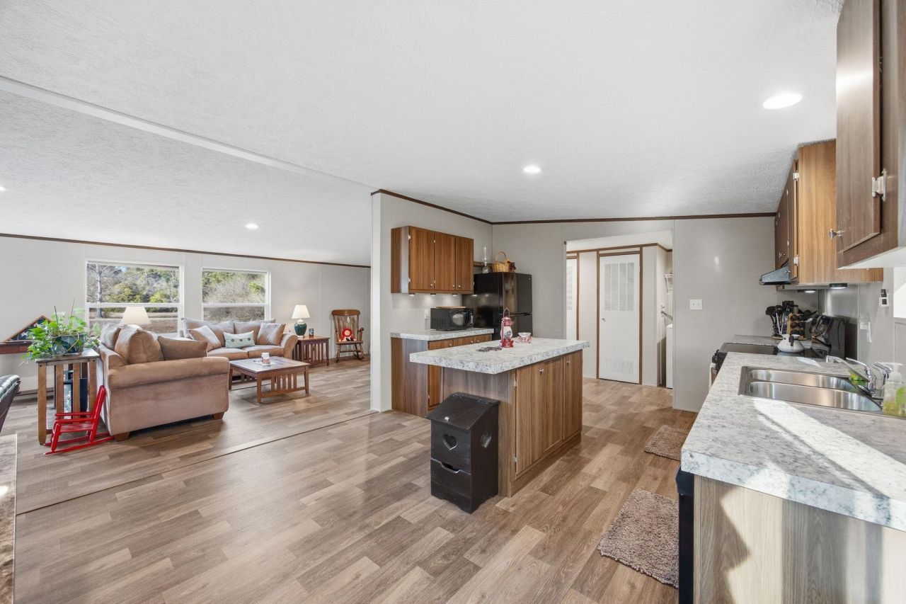 5772 Valley Forge Rd. Photo 14