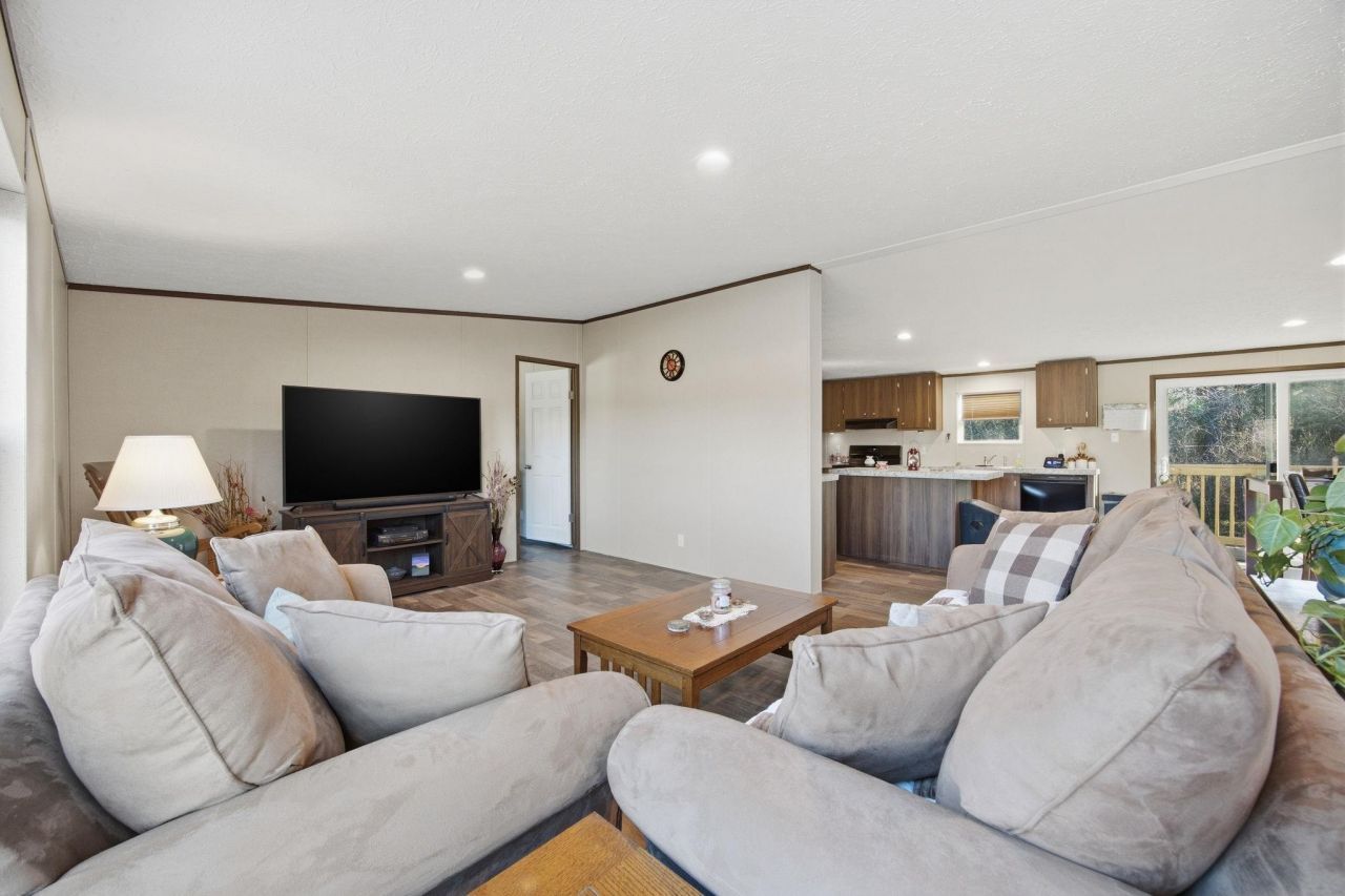 5772 Valley Forge Rd. Photo 6