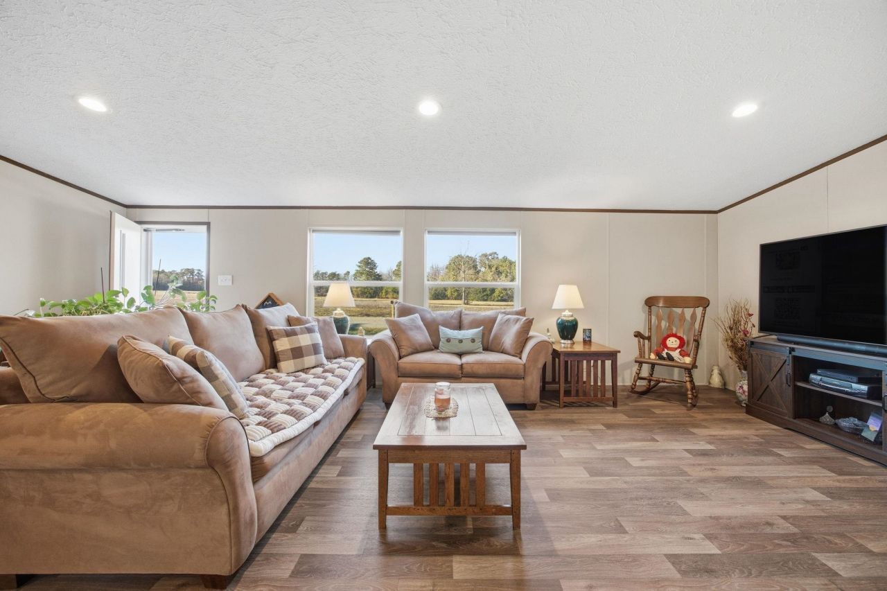 5772 Valley Forge Rd. Photo 9