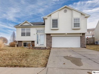 7907 Vernon Avenue, Omaha, NE 68134