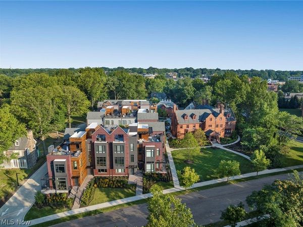 26 Meade Lane, Cleveland Heights, OH 44106