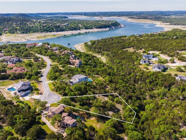 16900 Northlake Hills DR, Jonestown, TX 78645