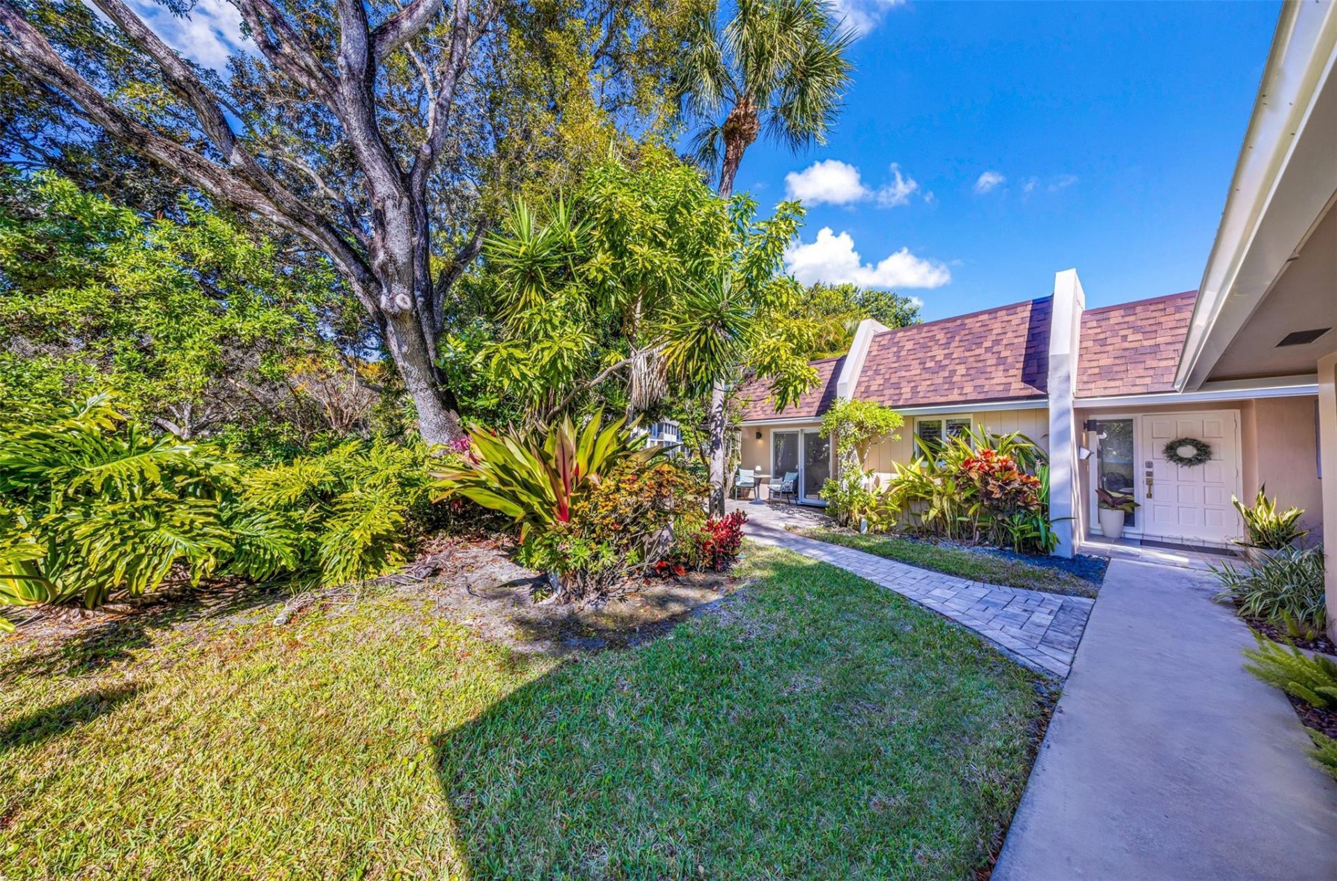 3651 Oaks Clubhouse Drive, Unit p11, Pompano Beach, FL 33069 Photo