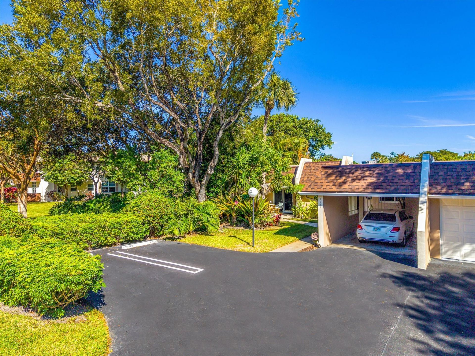 3651 Oaks Clubhouse Drive, Unit p11, Pompano Beach, FL 33069 Photo