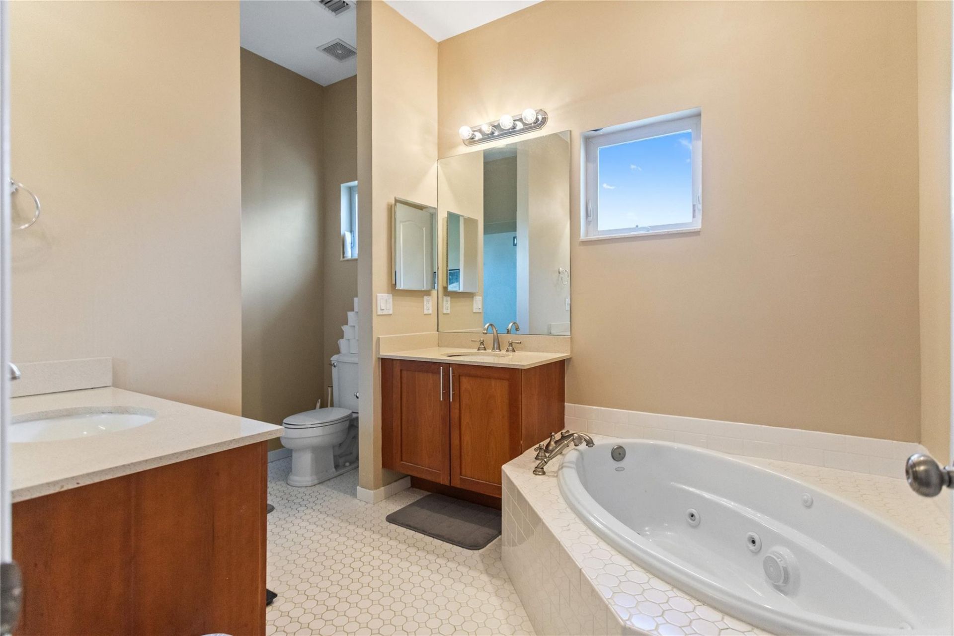 403 SW 13th Terrace, Unit 403, Fort Lauderdale, FL 33312 Photo