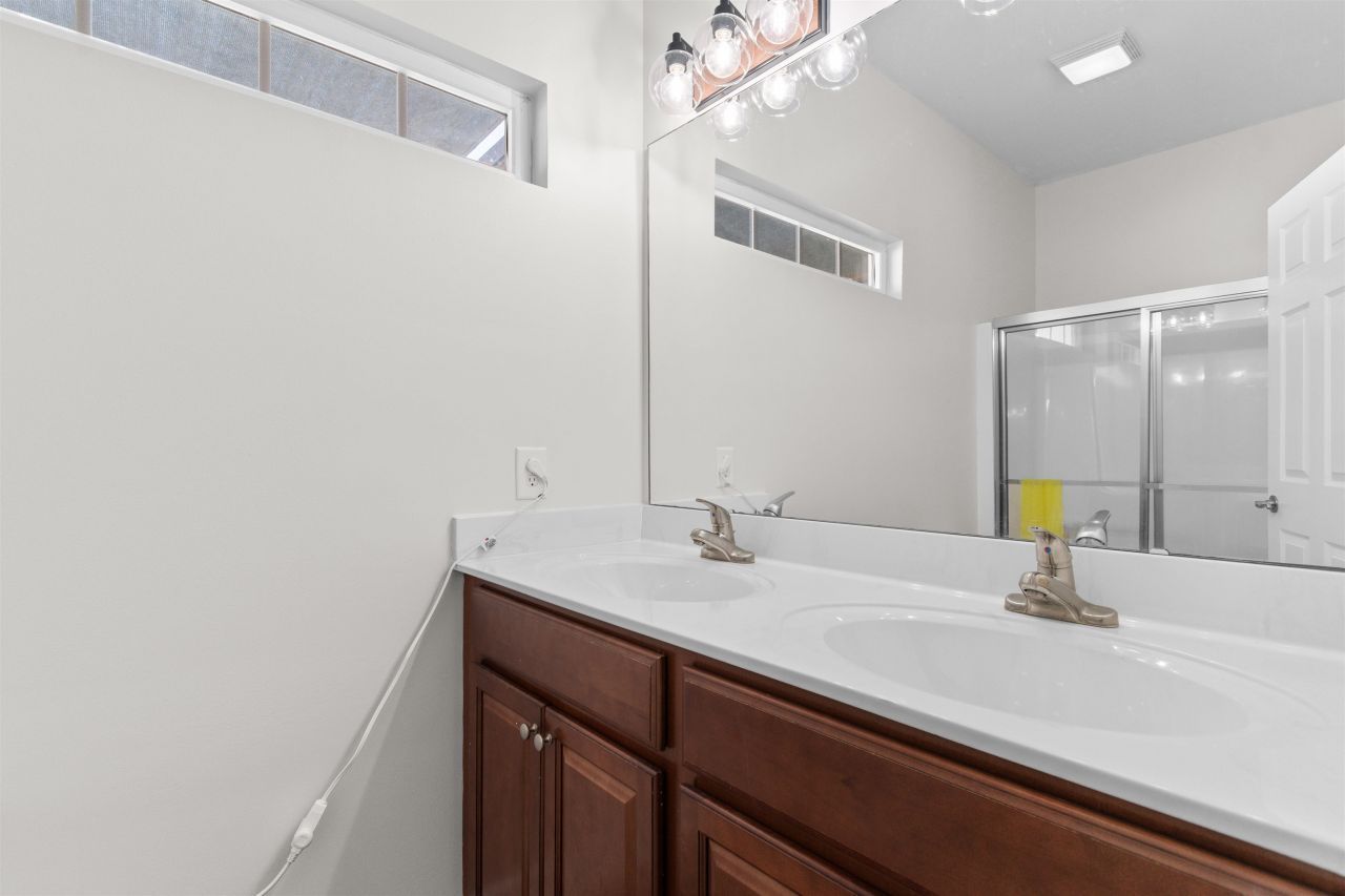 401 Cassian Way Photo 11