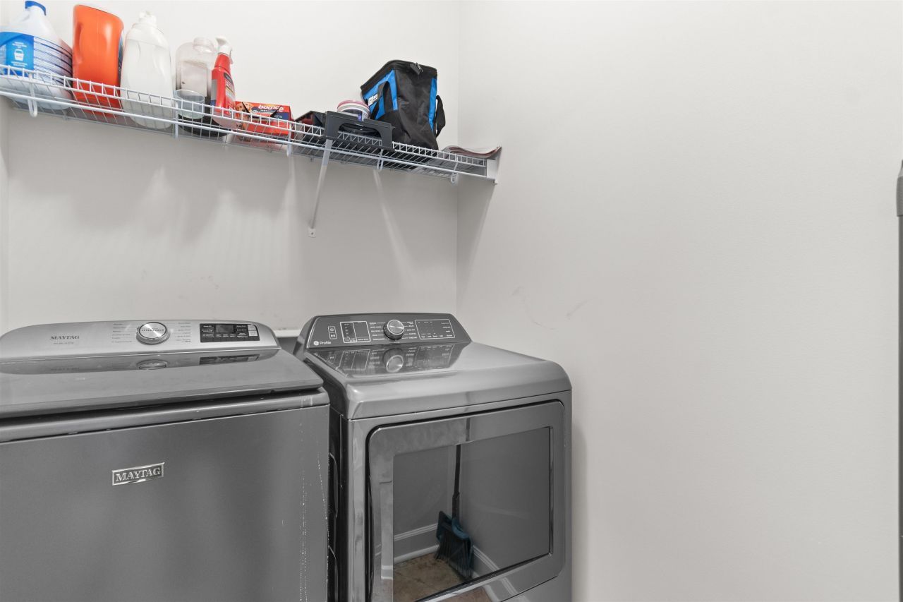 401 Cassian Way Photo 17