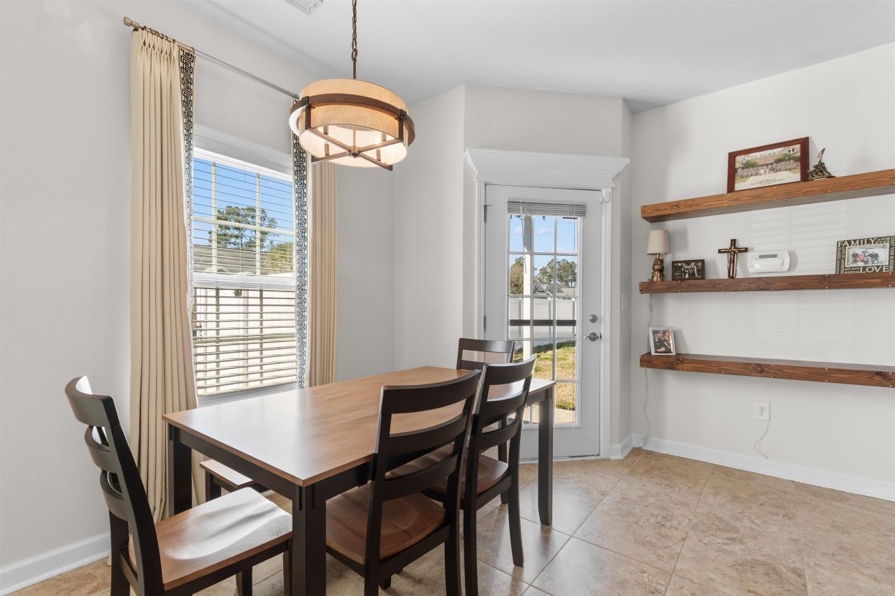 401 Cassian Way Photo 5