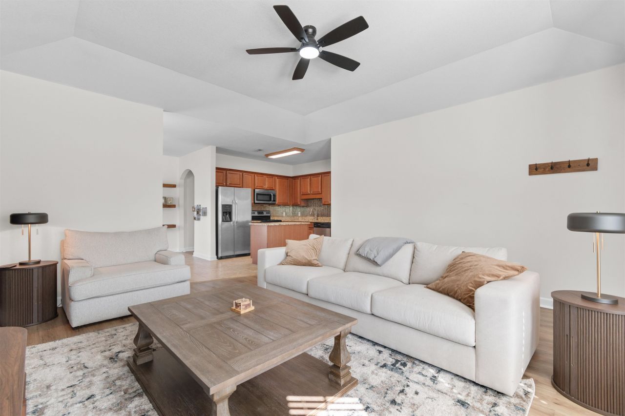 401 Cassian Way Photo 6