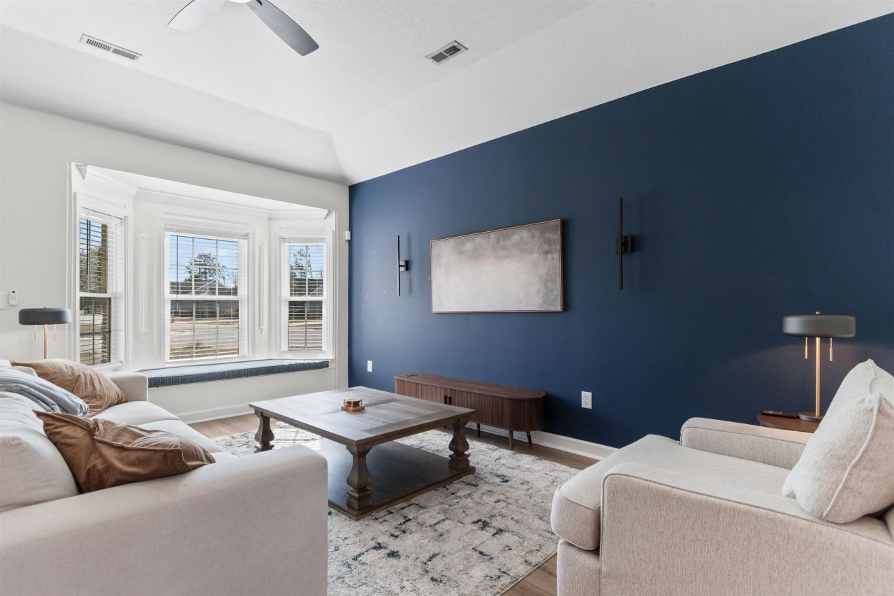 401 Cassian Way Photo 7