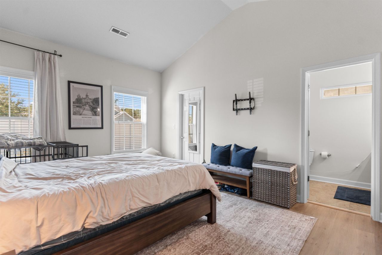 401 Cassian Way Photo 9