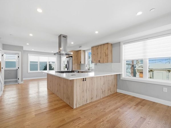 86 Blossom St, Unit 1, Chelsea, MA 02150