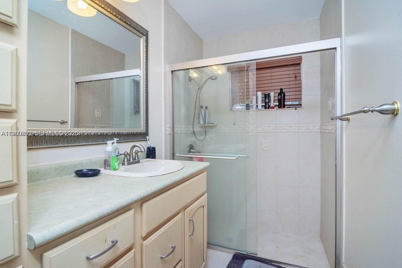 1217 NW 125th Ter, Sunrise, FL 33323 Photo