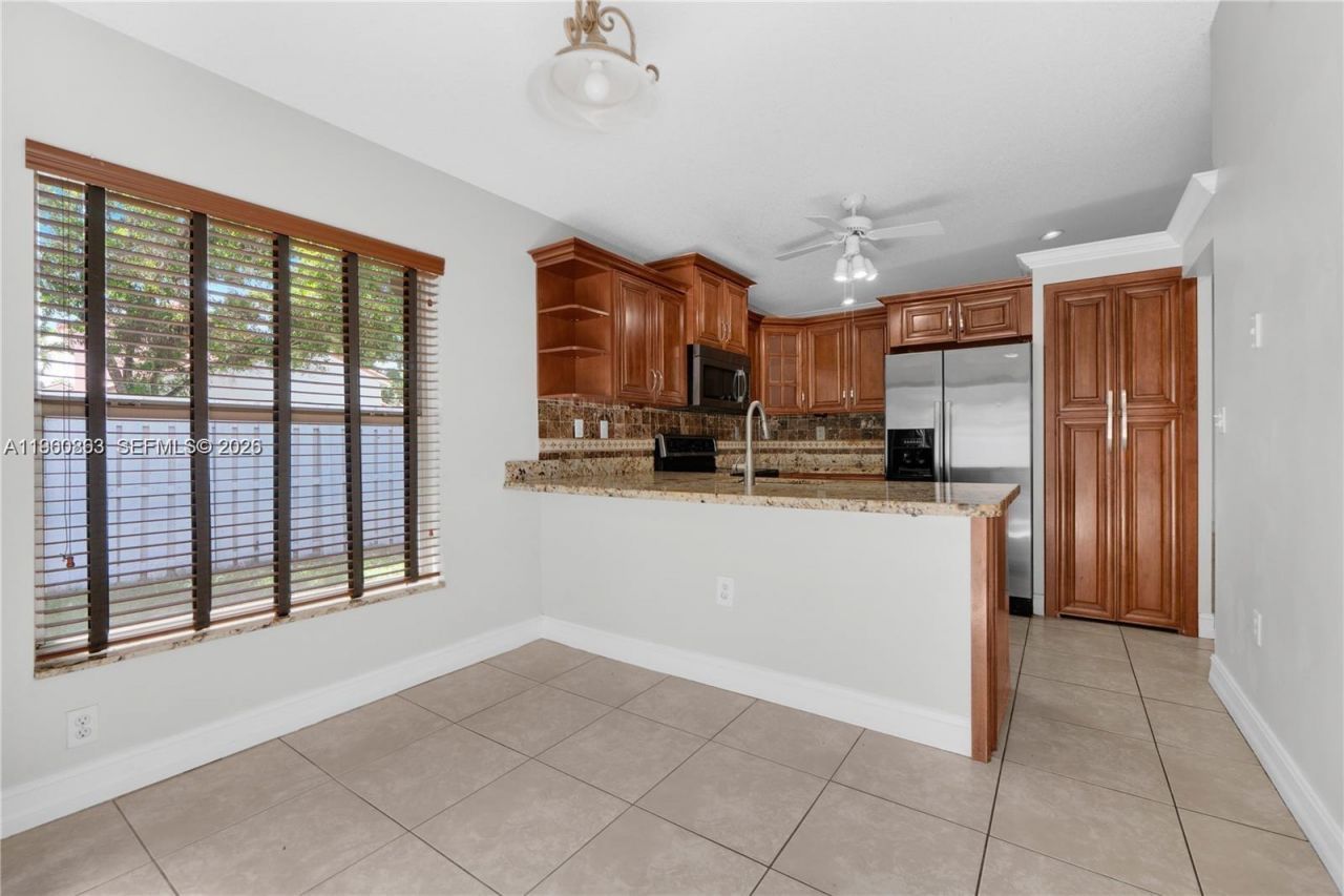 1217 NW 125th Ter, Sunrise, FL 33323 Photo