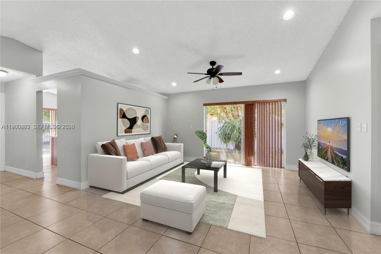 1217 NW 125th Ter, Sunrise, FL 33323 Photo