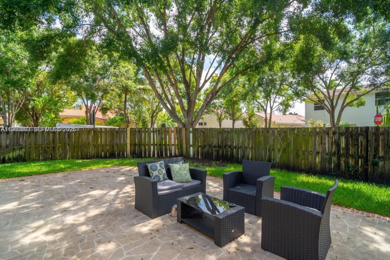 1217 NW 125th Ter, Sunrise, FL 33323 Photo