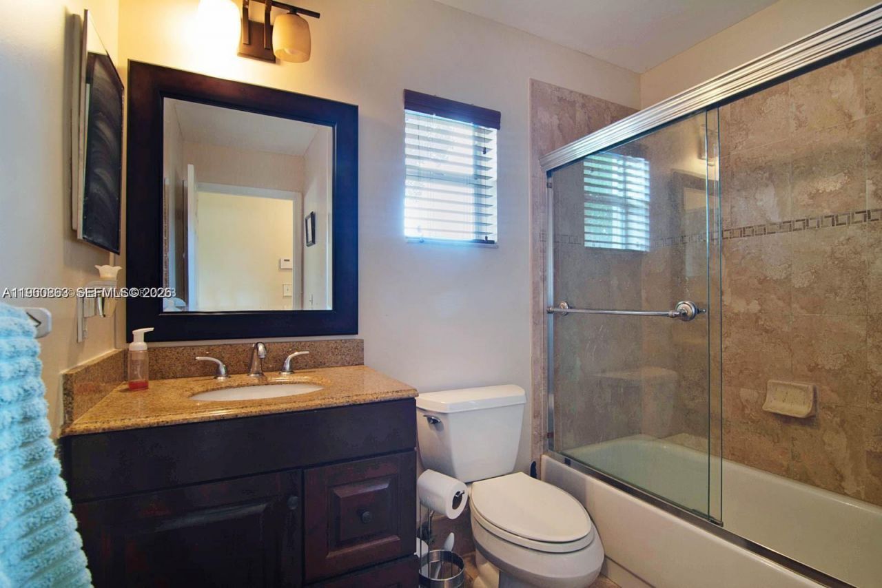 1217 NW 125th Ter, Sunrise, FL 33323 Photo