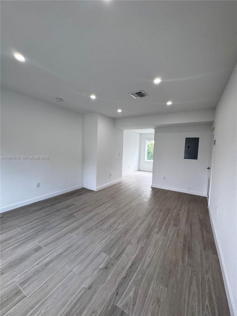2855 Royal Palm Ave, Unit 2, Miami Beach, FL 33140 Photo