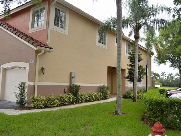 3844 San Simeon Cir, Weston, FL 33331